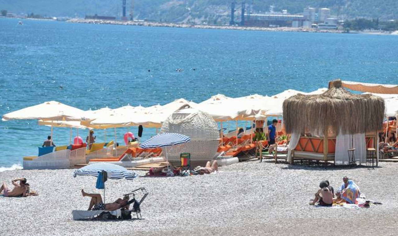 Fiyatı dudak uçuklattı! Bir yıllık ev kirası fiyatına sahilde loca