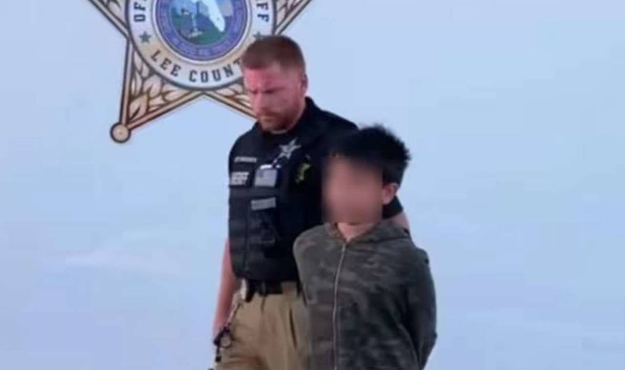 8 yaşında çocuk silah zoruyla araba çaldı!