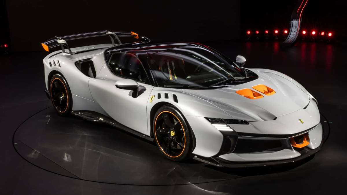 Ferrari SF90 XX Stradale ve Spider tanıtıldı