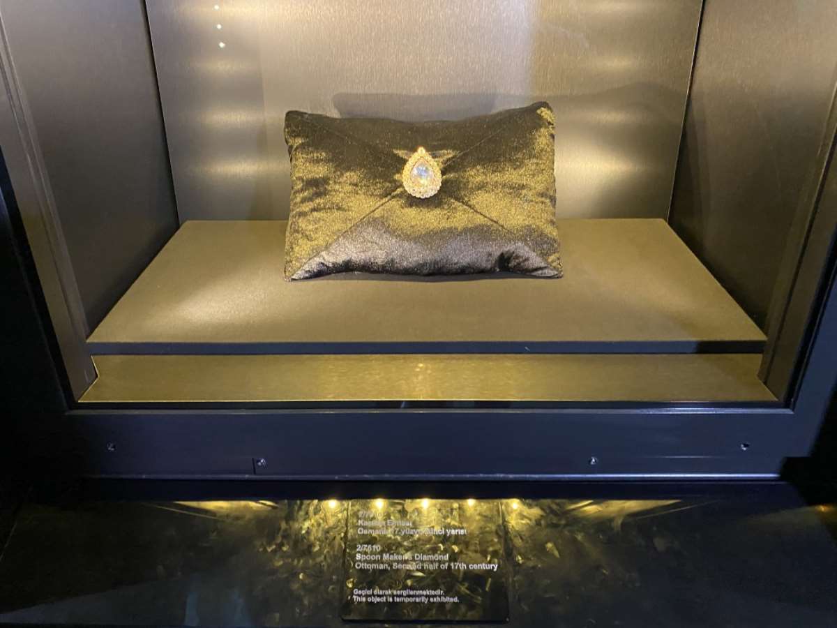 Kaşıkçı Elması'nın gizemi: Çöpte mi bulundu?