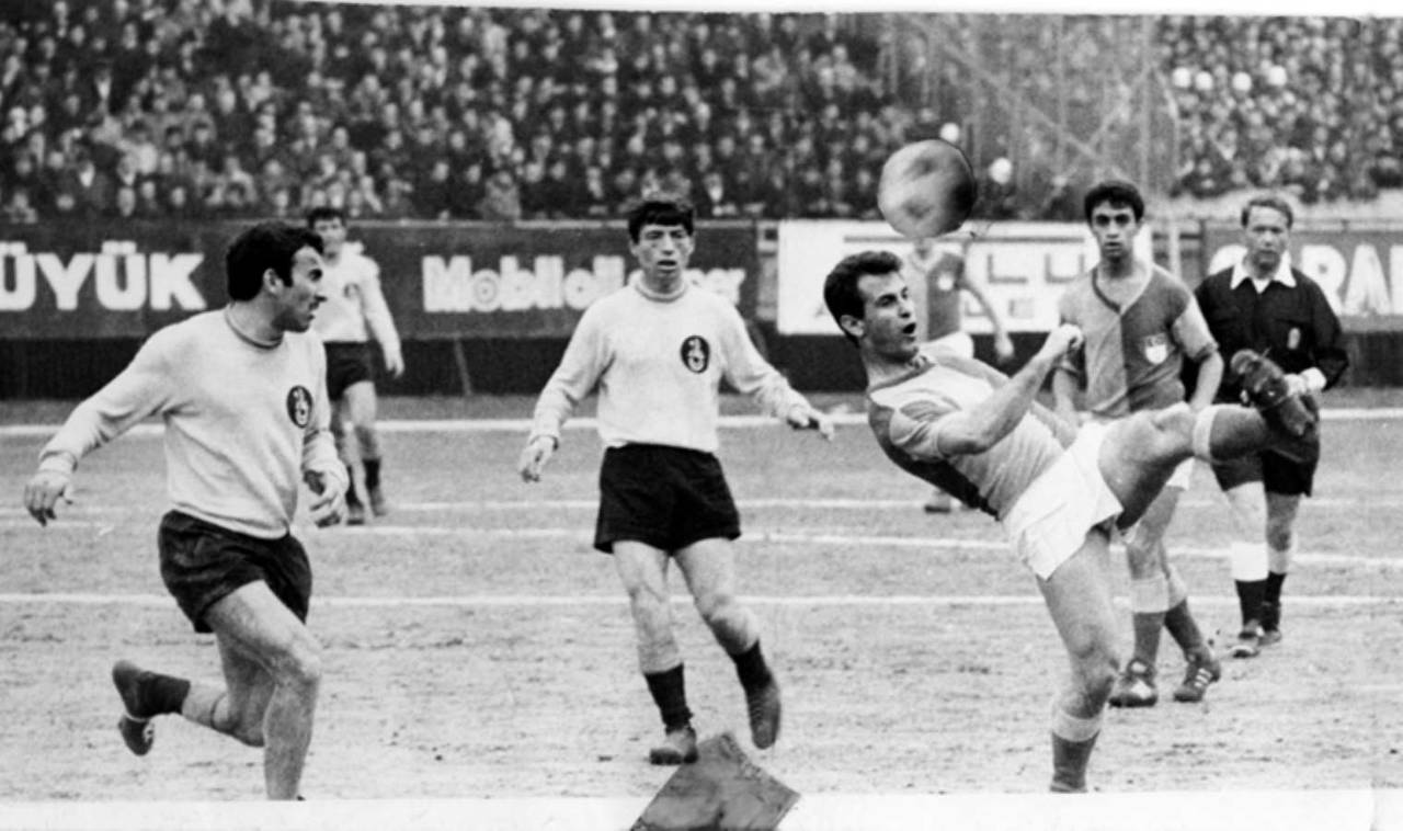 'Taçsız Kral'sız geçen 32 yıl... 10'un adı Metin Oktay, ruhundaydı Galatasaray!