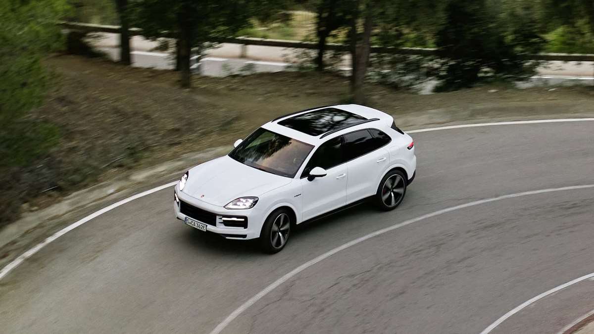 Yeni 515 beygirlik Porsche Cayenne'in fiyatı açıklandı!