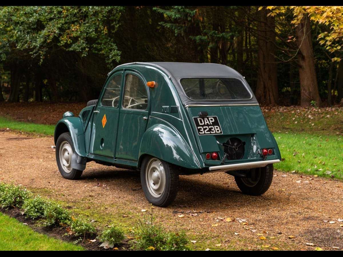 Citroen efsanesi 2CV 75 yaşında: Ördek fotoğrafları göz doldurdu!