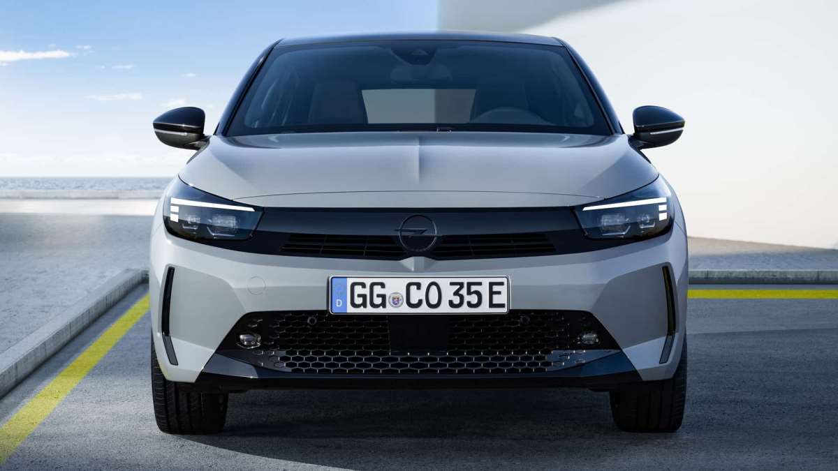Opel Corsa baştan sona yenilendi: Ekim ayında Türkiye'de satışa sunulacak