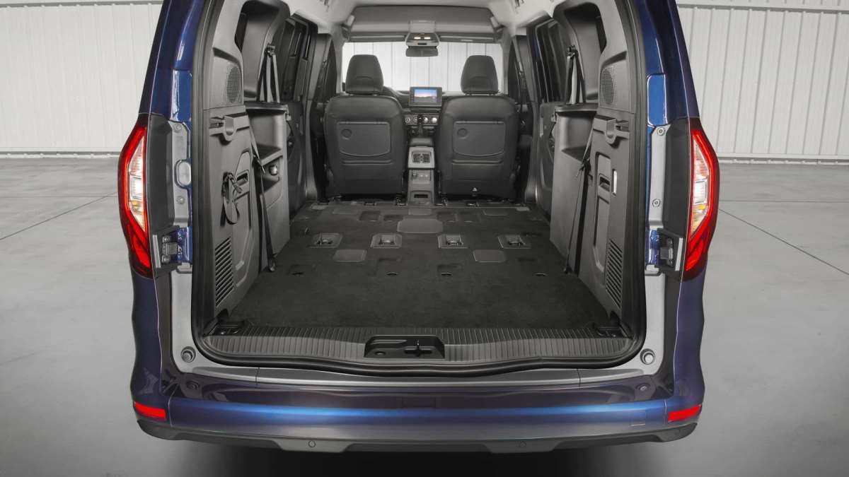 Renault Kangoo büyüdü: Dizel, benzinli, elektrikli seçenekleri ile...