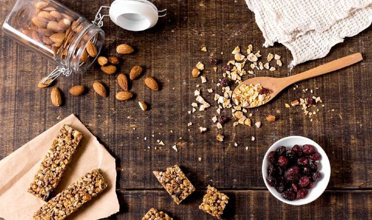 Sağlıklı atıştırmalıklarla çocukların gelişimini destekleyin: Çocukları zararlı gıdalardan uzak tutan sağlıklı ve lezzetli 7 alternatif