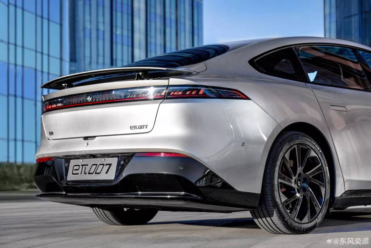 Egea fiyatına kapıları Lamborghini gibi açılan model: Yeni 4 kapılı coupe