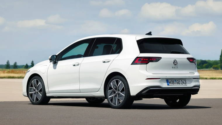 Elektrikliden önceki son Volkswagen Golf tanıtıldı: R-Line, GTI, GTE, stationwagon...