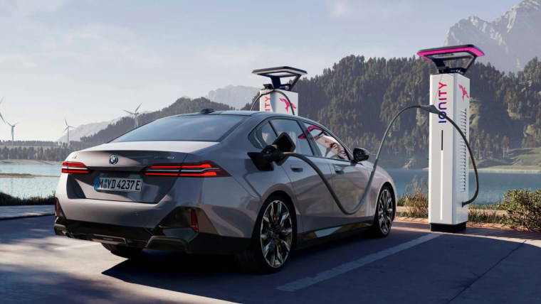 BMW otonom sürüşte devrim: Seviye 2+ ile bakışları algılayan sistem