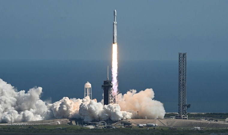 Uzaylıları dünyaya Çinliler mi duyuracak? Ünlü yönetmen 'haftalar kaldı' dedi