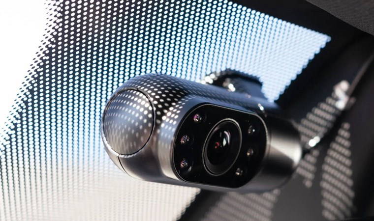 Aracınızın ön camındaki siyah noktalar ne işe yarıyor?