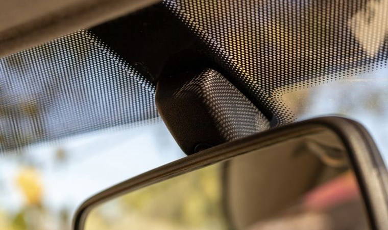 Aracınızın ön camındaki siyah noktalar ne işe yarıyor?