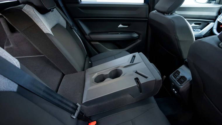 Renault Duster'ın büyük boyu geliyor: Dacia Bigster'ın standart özelliklerinde bile yok yok!