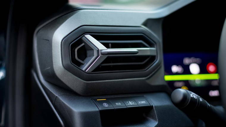 Renault Duster'ın büyük boyu geliyor: Dacia Bigster'ın standart özelliklerinde bile yok yok!