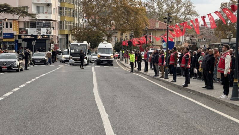 Türkiye Ata'sını andı: Saat 9'u 5 geçe tüm yurtta hayat durdu...