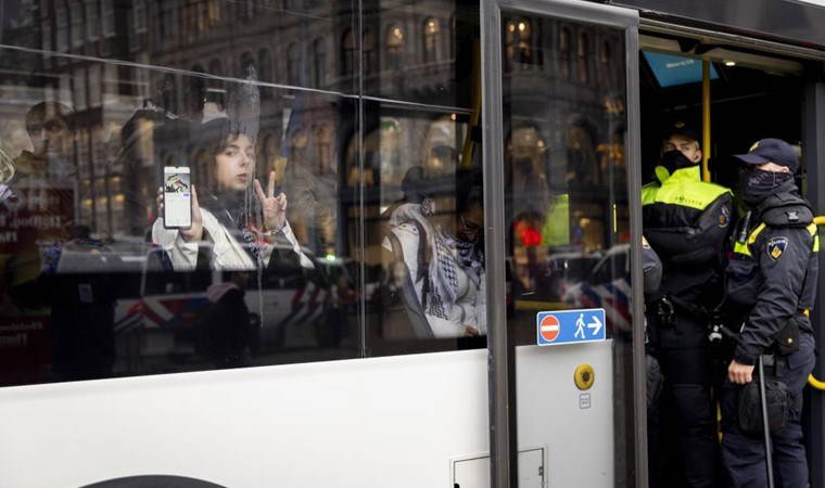 Hollanda'da Filistin destekçilerine polisten sert müdahale: 100'den fazla gözaltı!