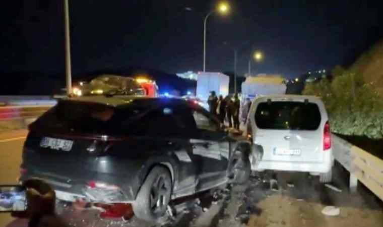 Afyonkarahisar'da 13 araçlık zincirleme kaza