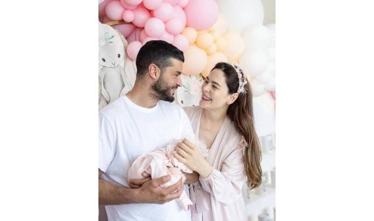 Mutlu birlikteliklerini bebekle taçlandırdılar: 2024 yılında bebeği olan ünlü çiftler...