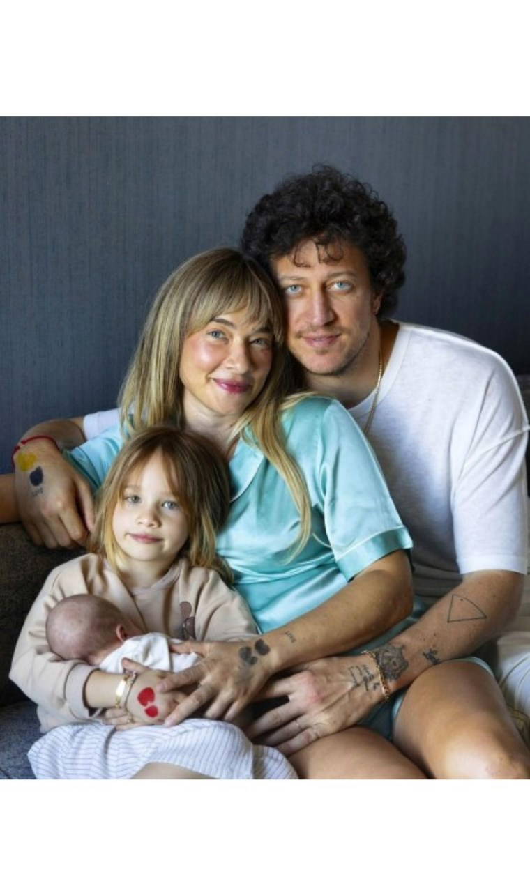 Mutlu birlikteliklerini bebekle taçlandırdılar: 2024 yılında bebeği olan ünlü çiftler...