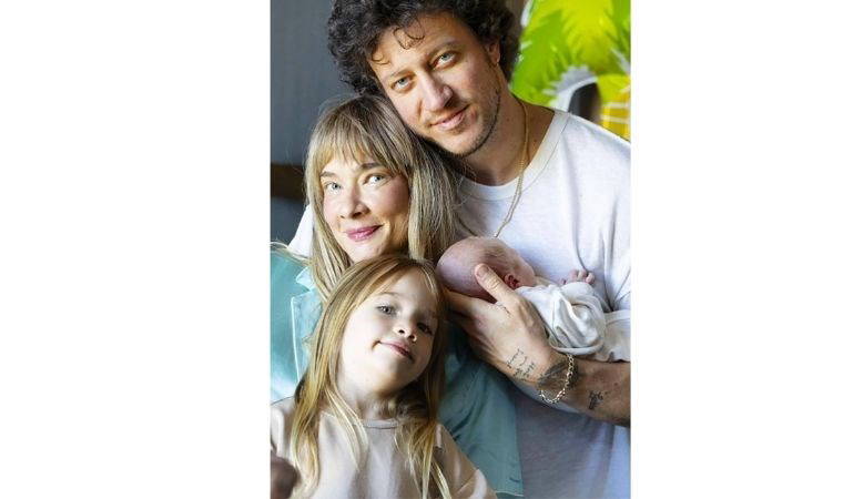 Mutlu birlikteliklerini bebekle taçlandırdılar: 2024 yılında bebeği olan ünlü çiftler...