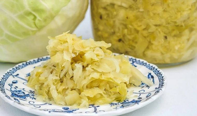 Bağışıklığı güçlendiren Alman usulü lahana turşusu: Probiyotik deposu sauerkraut turşusu tarifi