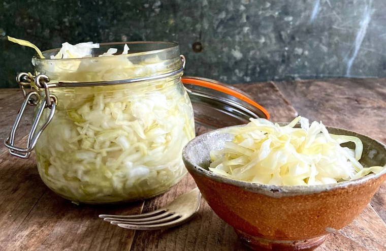 Bağışıklığı güçlendiren Alman usulü lahana turşusu: Probiyotik deposu sauerkraut turşusu tarifi
