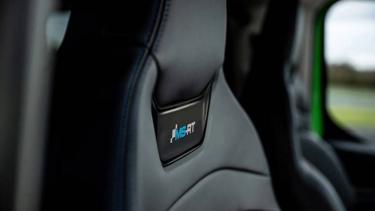 Ford Transit Custom artık yarışçıları da çağırıyor! Bu minibüs beklediğinizden çok daha hızlı....