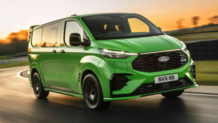 Ford Transit Custom artık yarışçıları da çağırıyor! Bu minibüs beklediğinizden çok daha hızlı....