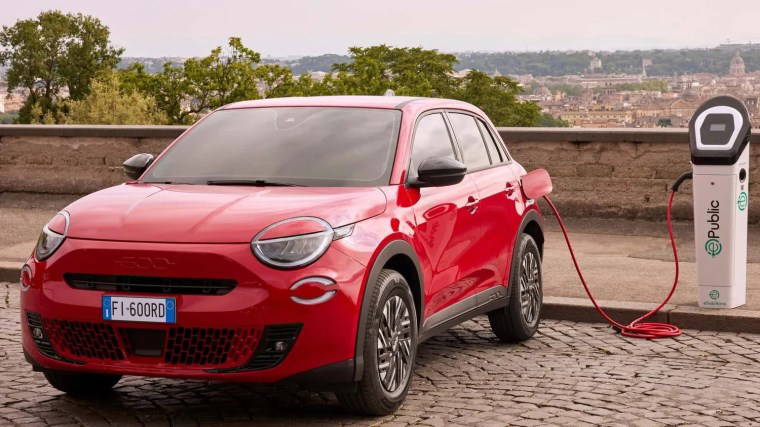 Fiat ödüle doymuyor: Bu kez de 600e modeli