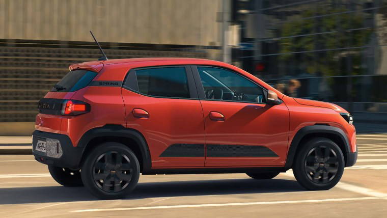 Dacia Spring'in içi de dışı da değişti: B modu geldi! Teknik özellikleri, satış tarihi ve tüm detaylar...