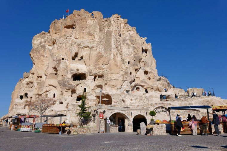 Nevşehir'in kalbinde yer alan peri masalı ilçe: Uçhisar