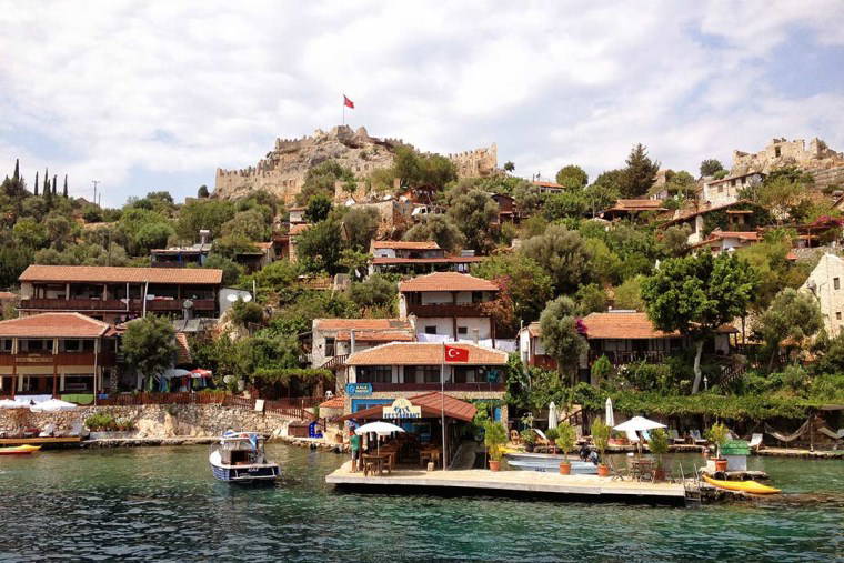 Antik limanların gölgesinde bir cennet: Üçağız Köyü