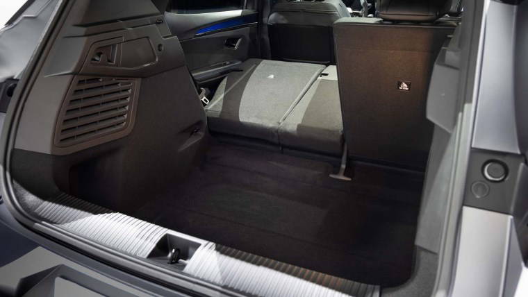 Yeni Renault Scenic, Megane fiyatına geliyor! Türkiye fiyatını hesapladık: İşte 2024 yılının elektrikli otomobili...