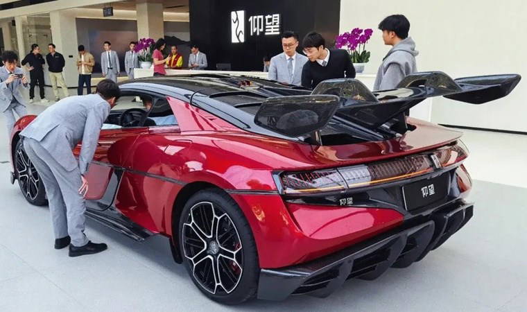 Çin'in Ferrari'si, Tesla'yı geçti! Tamamen elektrikli...