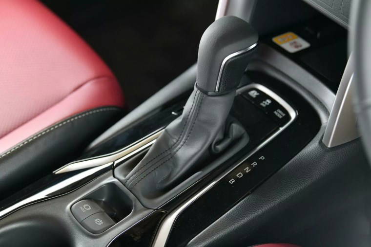 Toyota Corolla Cross yenilendi: Yeni ızgara ve teknik yükseltmelerle tanıtıldı