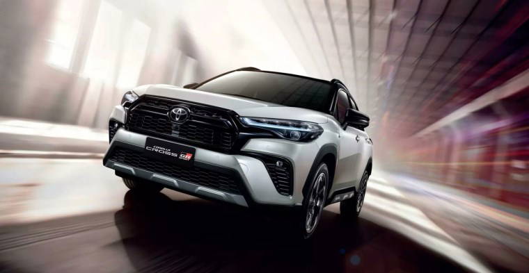 Toyota Corolla Cross yenilendi: Yeni ızgara ve teknik yükseltmelerle tanıtıldı