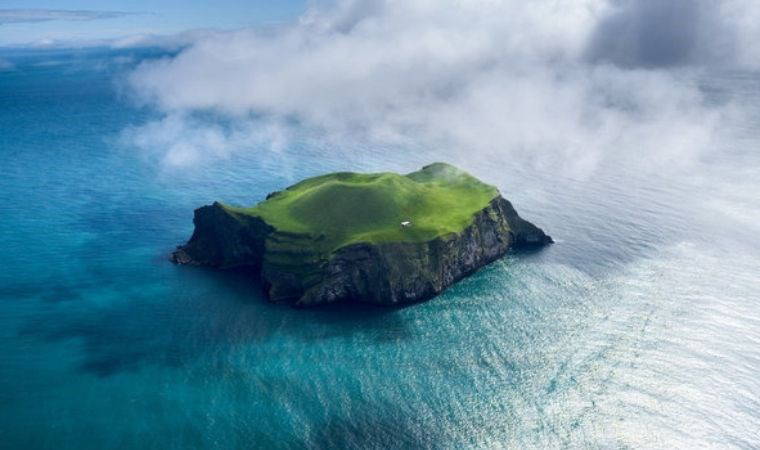 Dünyanın en yalnız evi! 100 yıldır ıssız bir adada gizemini koruyor