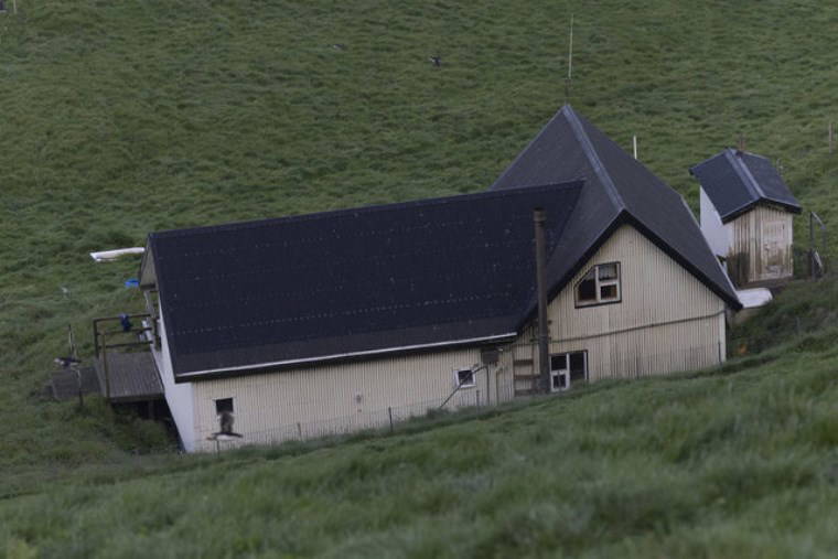 Dünyanın en yalnız evi! 100 yıldır ıssız bir adada gizemini koruyor