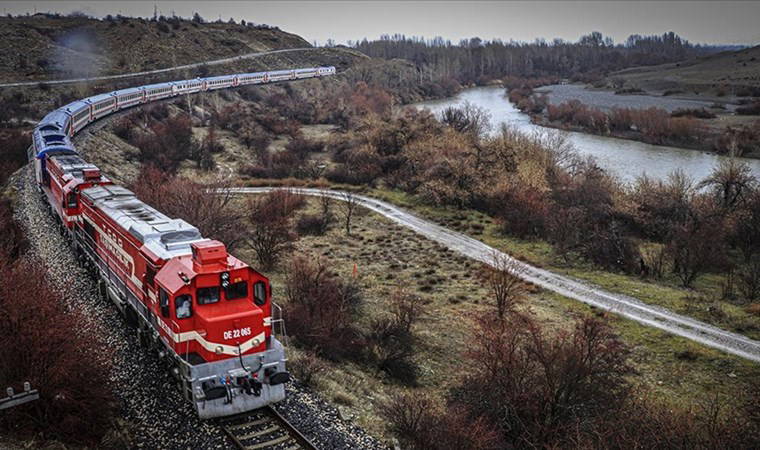 Ankara-Tatvan turistik treni seferlere başlıyor