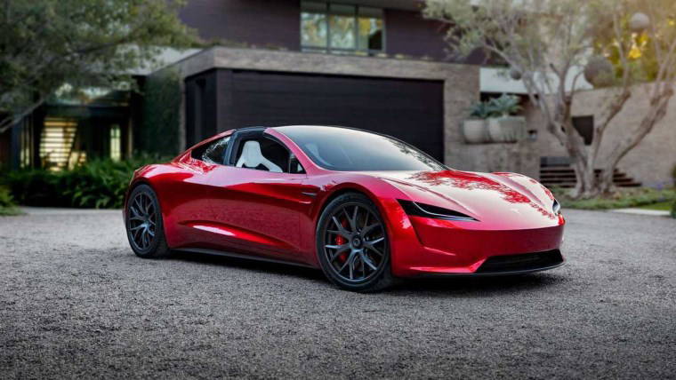 Elon Musk Tesla Roadster için 'Araba değil' dedi! Roketli modelin kanatları olacak mı yanıtladı...