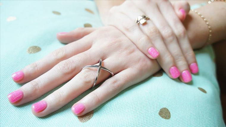 Uzmanından 'kalıcı oje' uyarısı: Cilt kanserini tetikleyebilir!