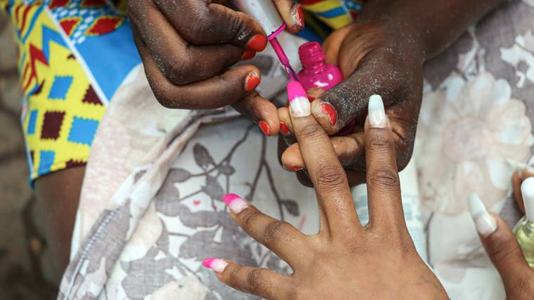 Uzmanından 'kalıcı oje' uyarısı: Cilt kanserini tetikleyebilir!