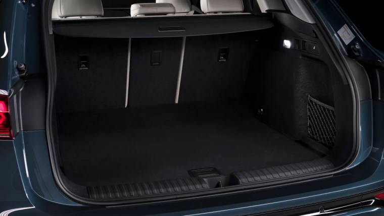 Audi'nin yeni modeli tanıtıldı: Elektrikli Q6 e-tron SUV yüzde 15 fiyat avantajı ile geliyor...