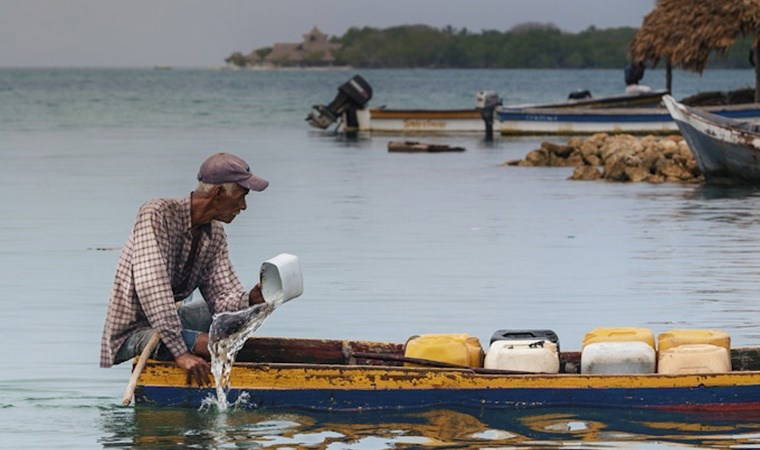 'Dünyanın en kalabalık yeri...' 10 dönümlük adada 1200 kişi nasıl yaşıyor?