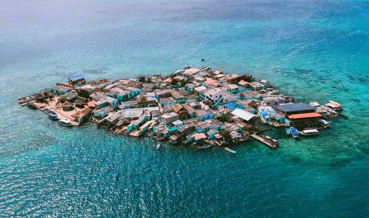 'Dünyanın en kalabalık yeri...' 10 dönümlük adada 1200 kişi nasıl yaşıyor?