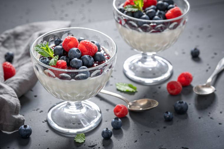 Dondurulduğunda tehlikeli hale geliyor, zehirlenmelere sebep oluyor: Buzlukta asla bulundurmamanız gereken 10 besin