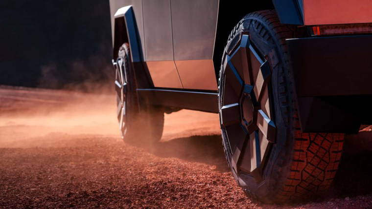 Gaz pedalı basılı kalıyor! Tesla modelinde hayati tehlike: Teslimatlar durduruldu!