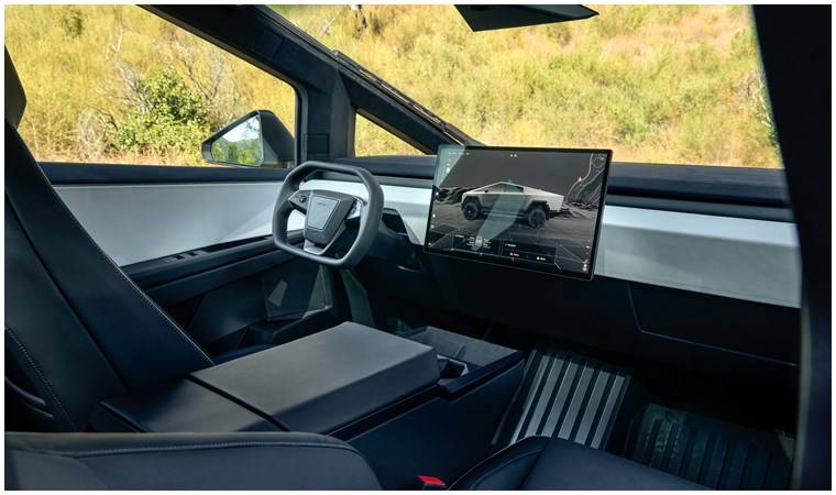 Gaz pedalı basılı kalıyor! Tesla modelinde hayati tehlike: Teslimatlar durduruldu!