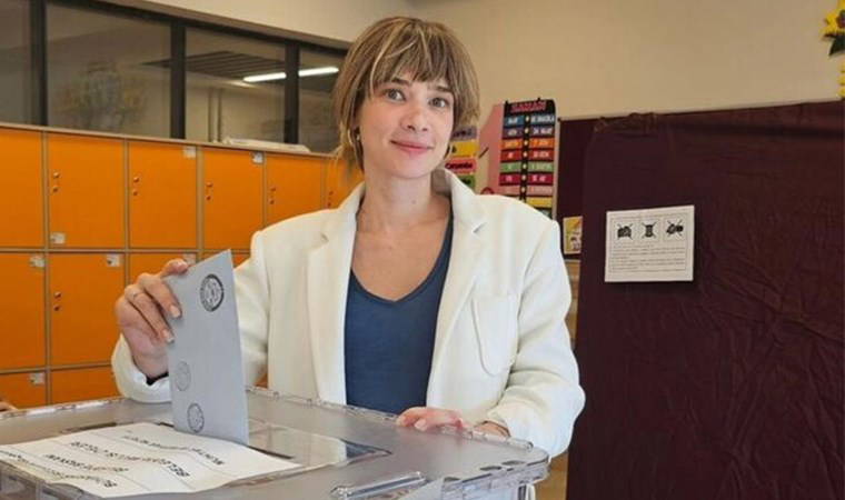 Serenay Sarıkaya, Murat Boz, Beren Saat... Ünlü isimler sandık başında