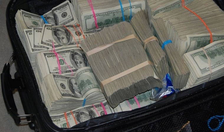 Yüzyılın tezgahı... 242 milyon dolara 'hayali havalimanı' sattılar!